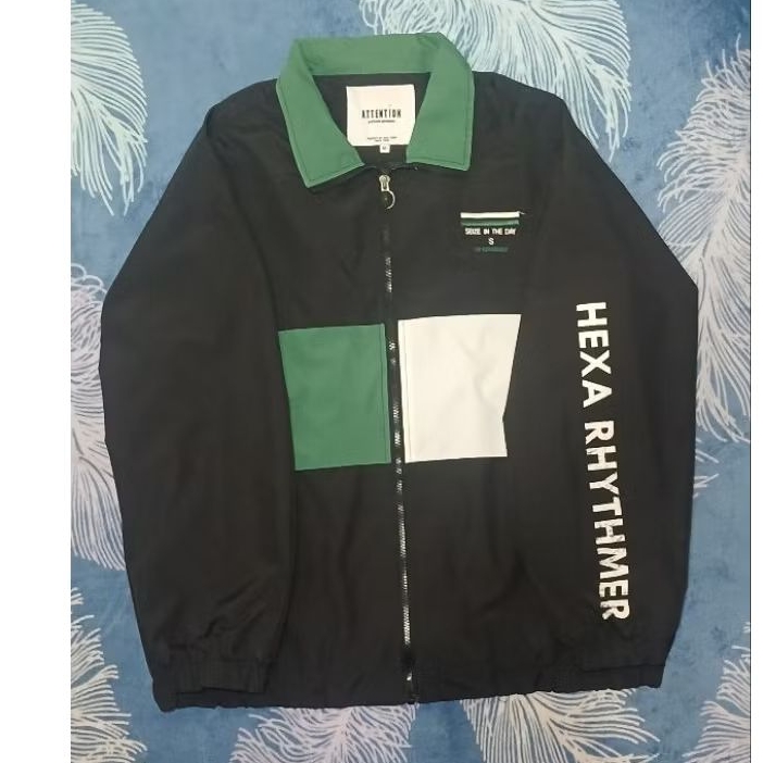 attention hijau windbreaker jacket