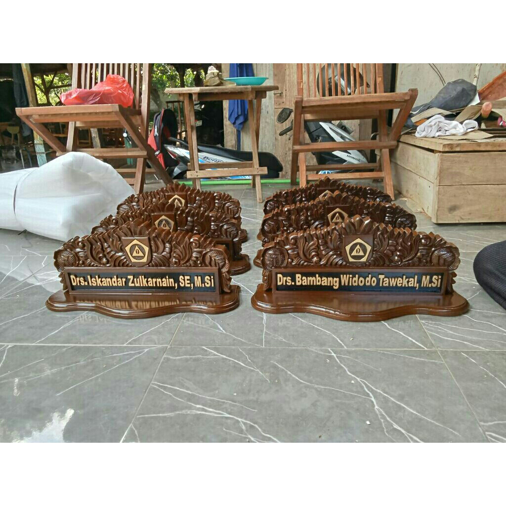 papan nama kayu jati