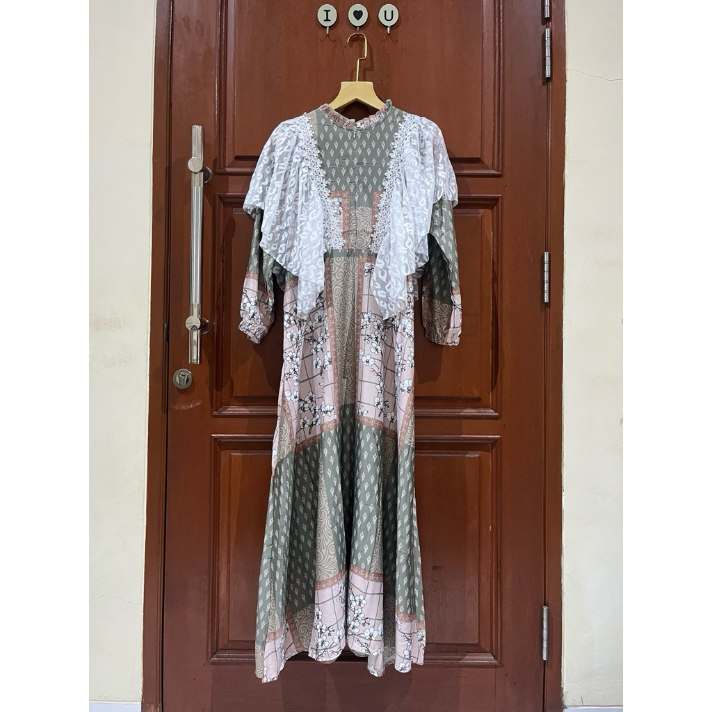 Gamis Muslimah (Dress by Mei Jie Wang)