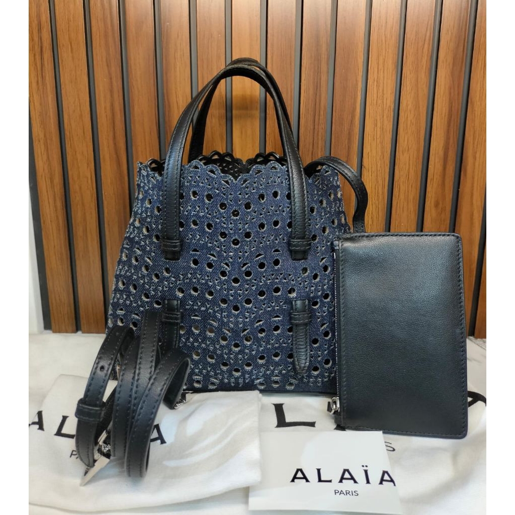 Alaia Mina 20 Top Handle Denim Blue Black SHWWith pocket, strap, db