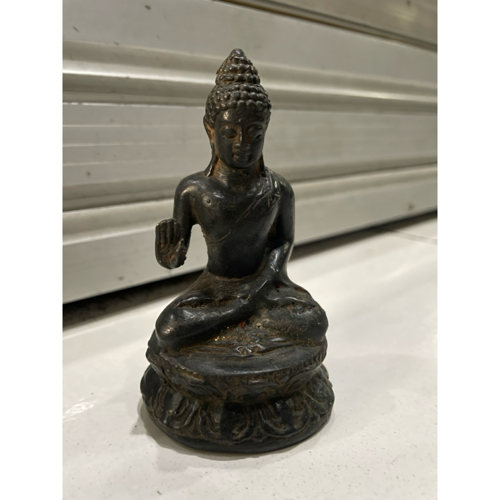 pajangan patung budha