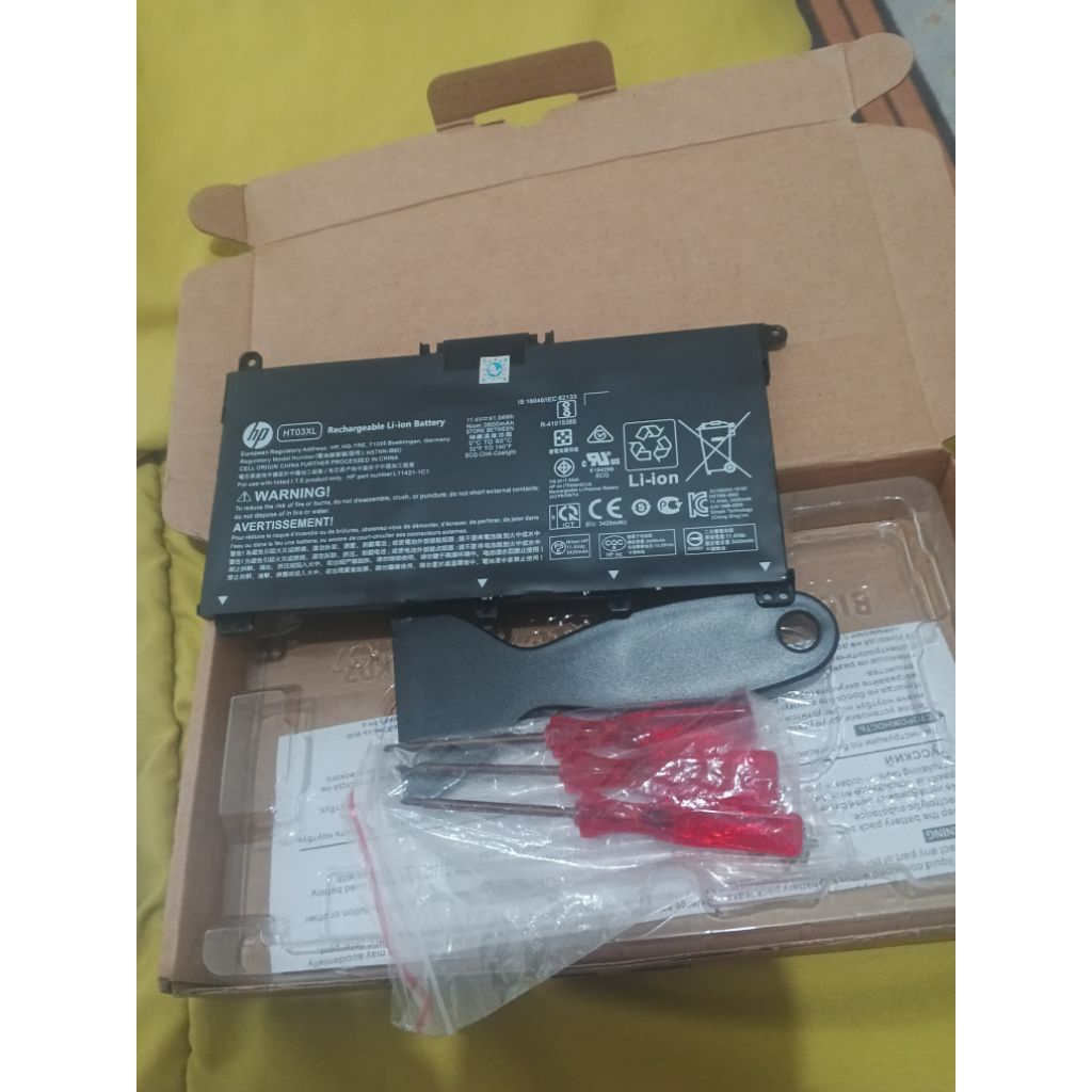 Baterai Laptop HP (HT03XL) Second like new