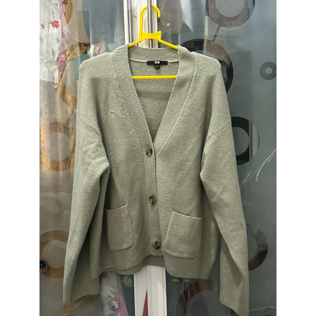 Cardigan uniqlo sage peloved