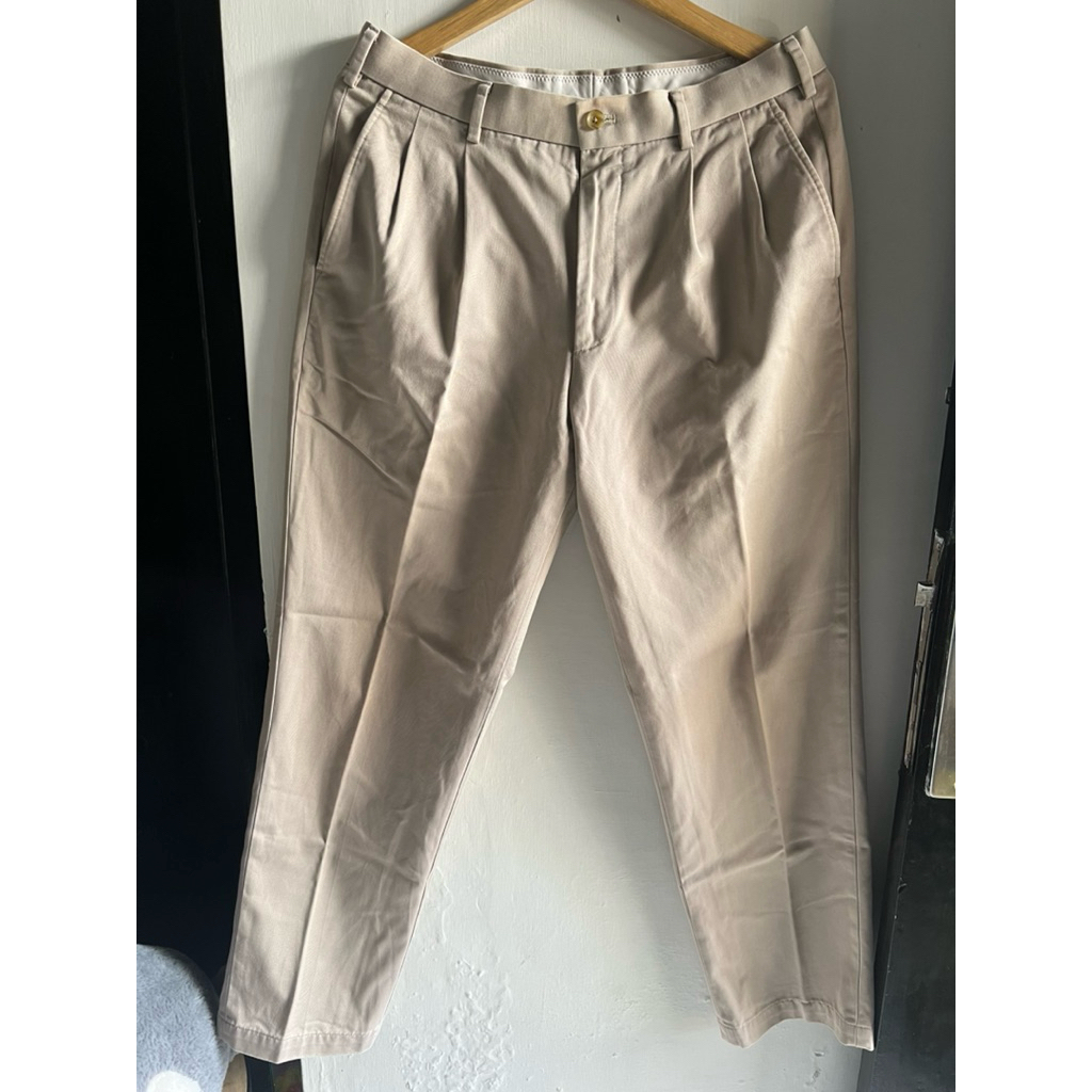 Preloved Celana Uniqlo Chino Lurus Pria
