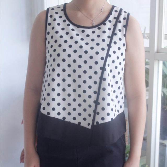 [PRELOVED] Moscato Baju Tanpa Lengan Motif Polkadot