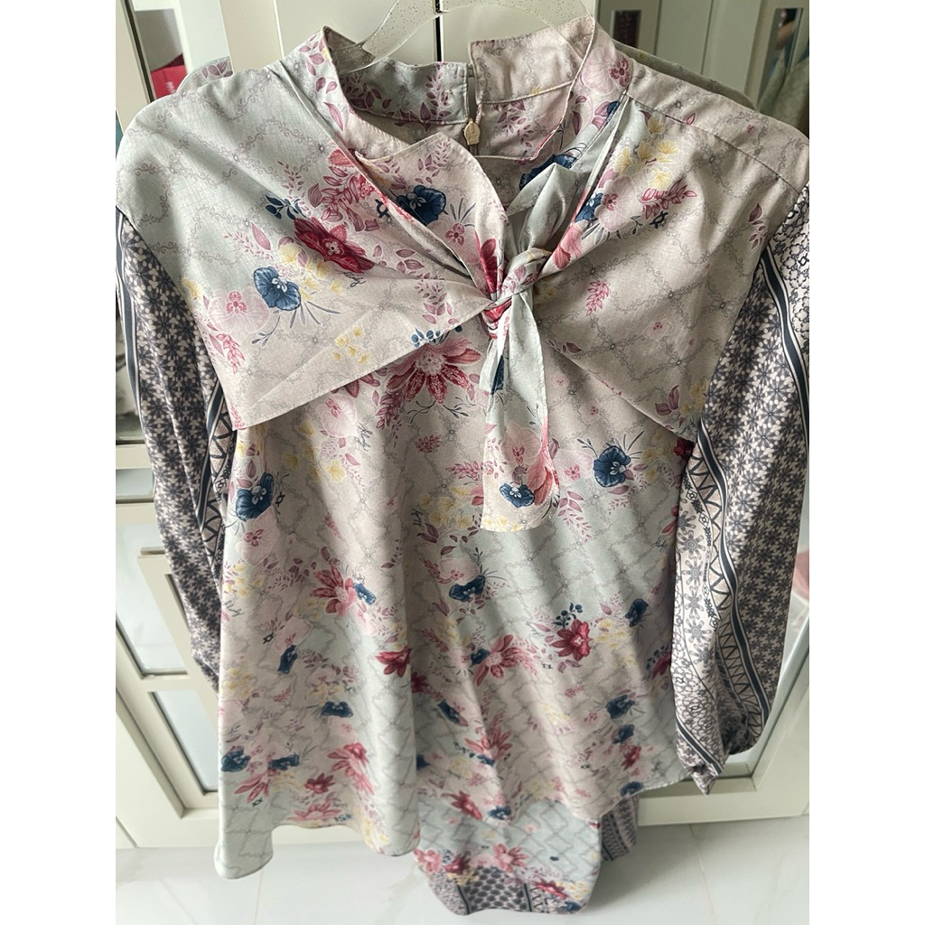 wearing klamby 1 set (shirt + celpan XXL + scraf) preloved