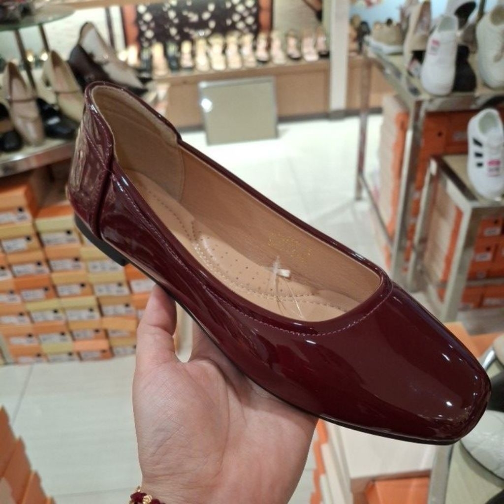 Sepatu flat glowsi lawrensia