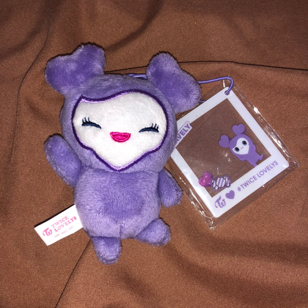 Keychain Gantungan Kunci Boneka K-pop Twice Sana's Lovely's Ungu Official Store *JYP 2024