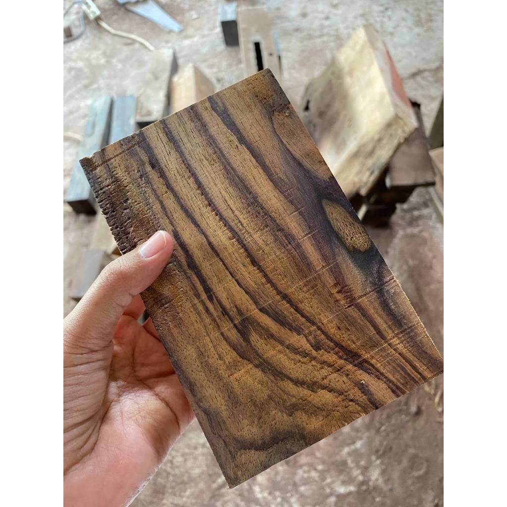 Bahan gagang kayu sonokeling motif serat akar