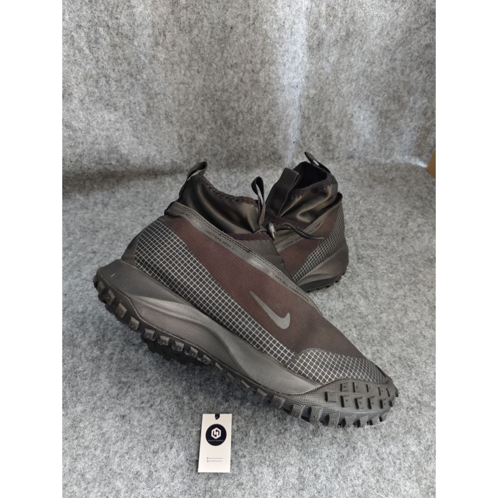SEPATU NIKE ACG