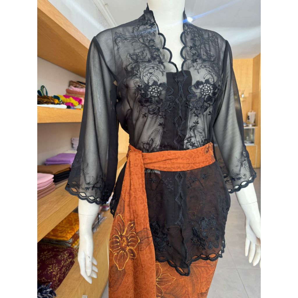 kebaya bordir hitam