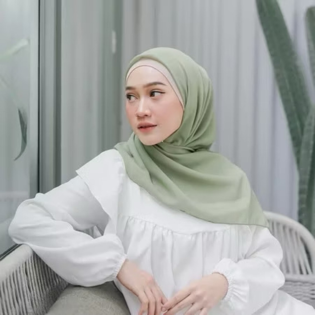 Hijab Segi Empat Bella Square Hijau Sage