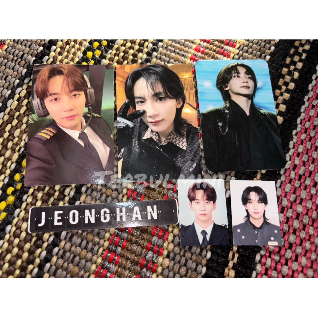 SEVENTEEN PHOTOCARD KEYRING PIN BADGE