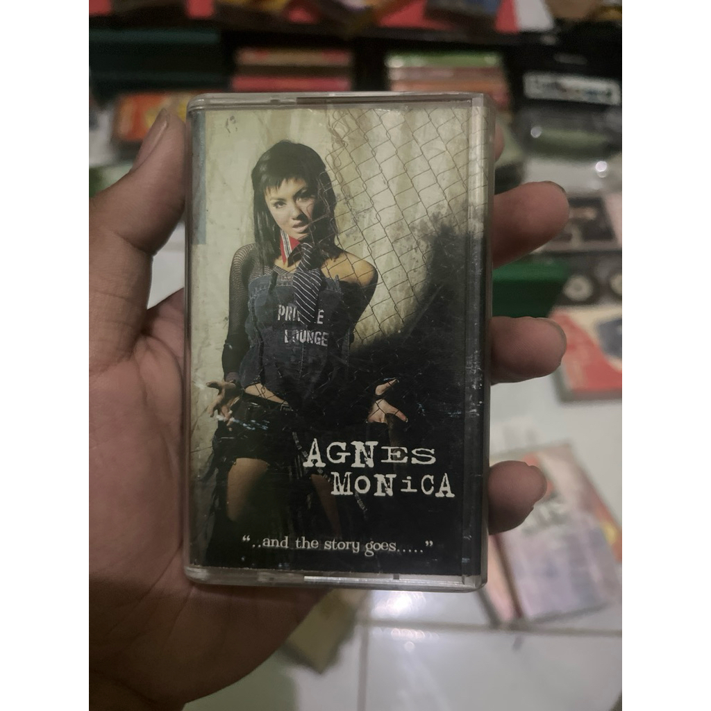 kaset pita agnes monica