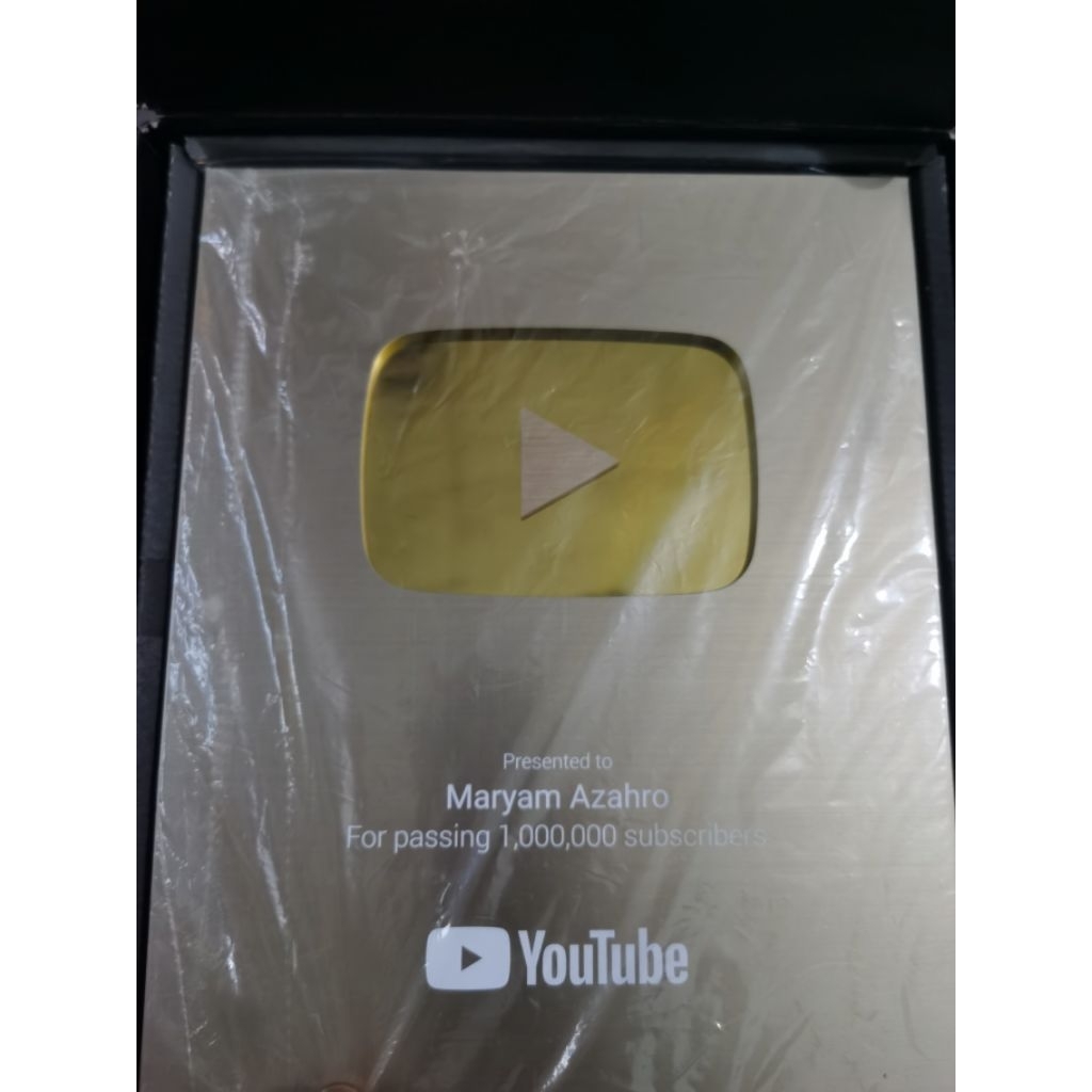 golden play button asli original dari youtube
