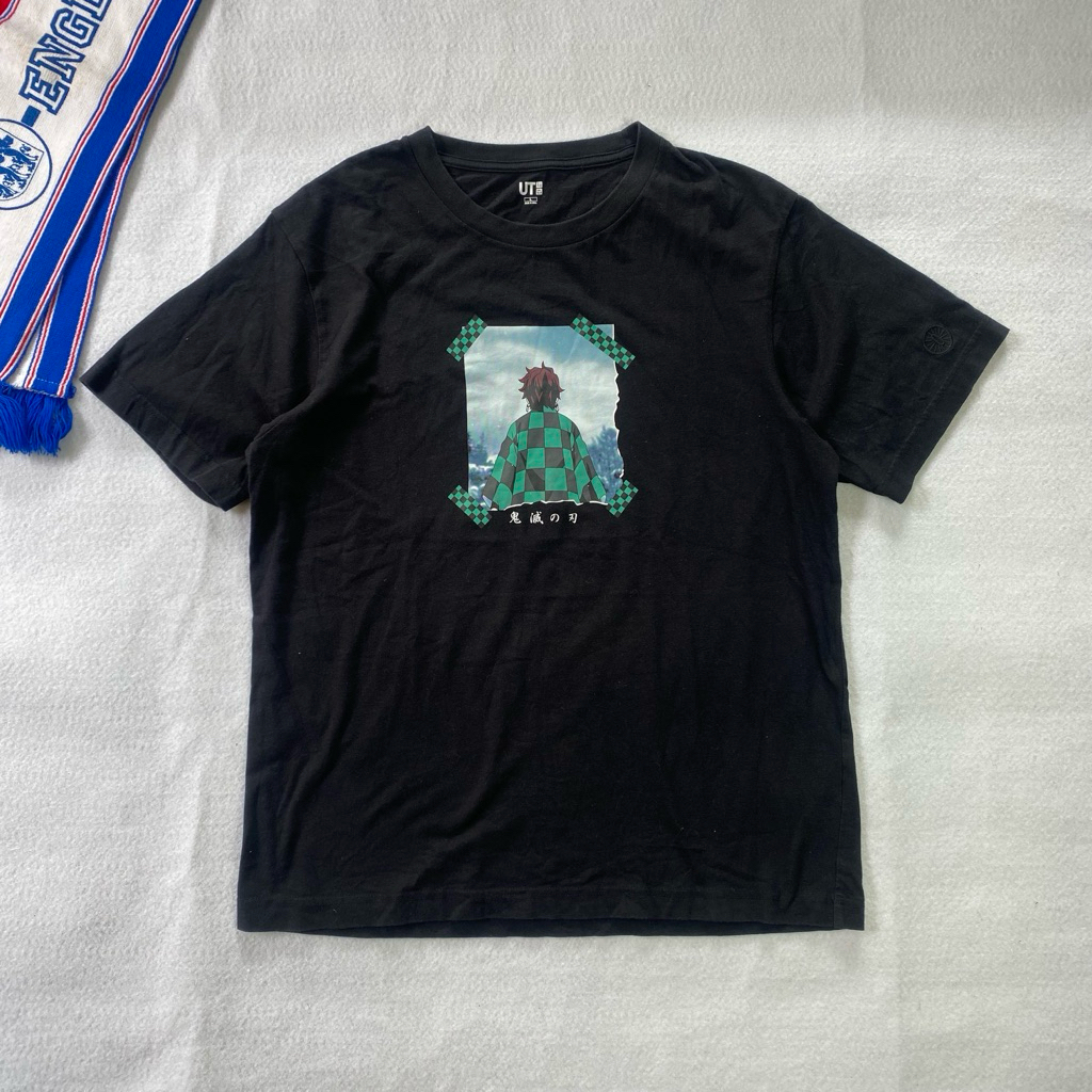 Tshirt Uniqlo UT x Demon Slayer
