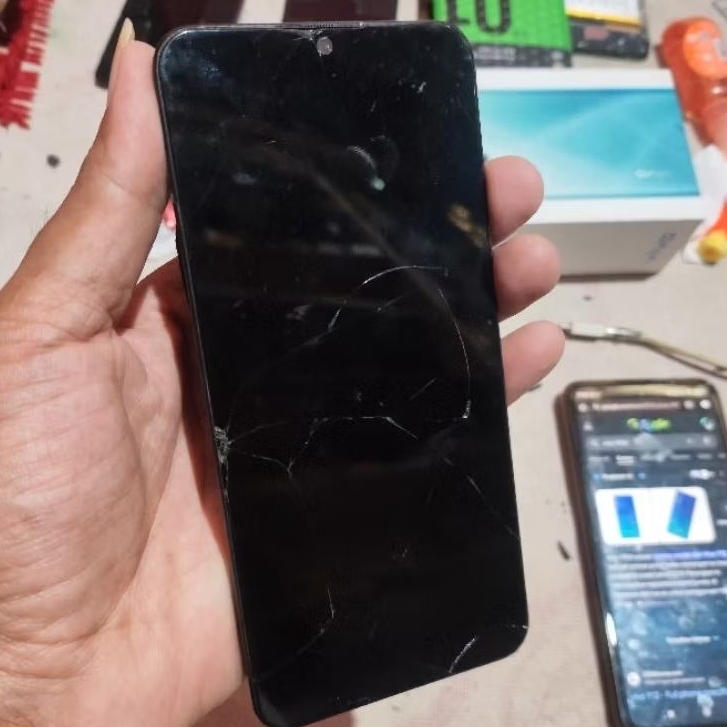 Lcd Vivo y12 retak fungsi