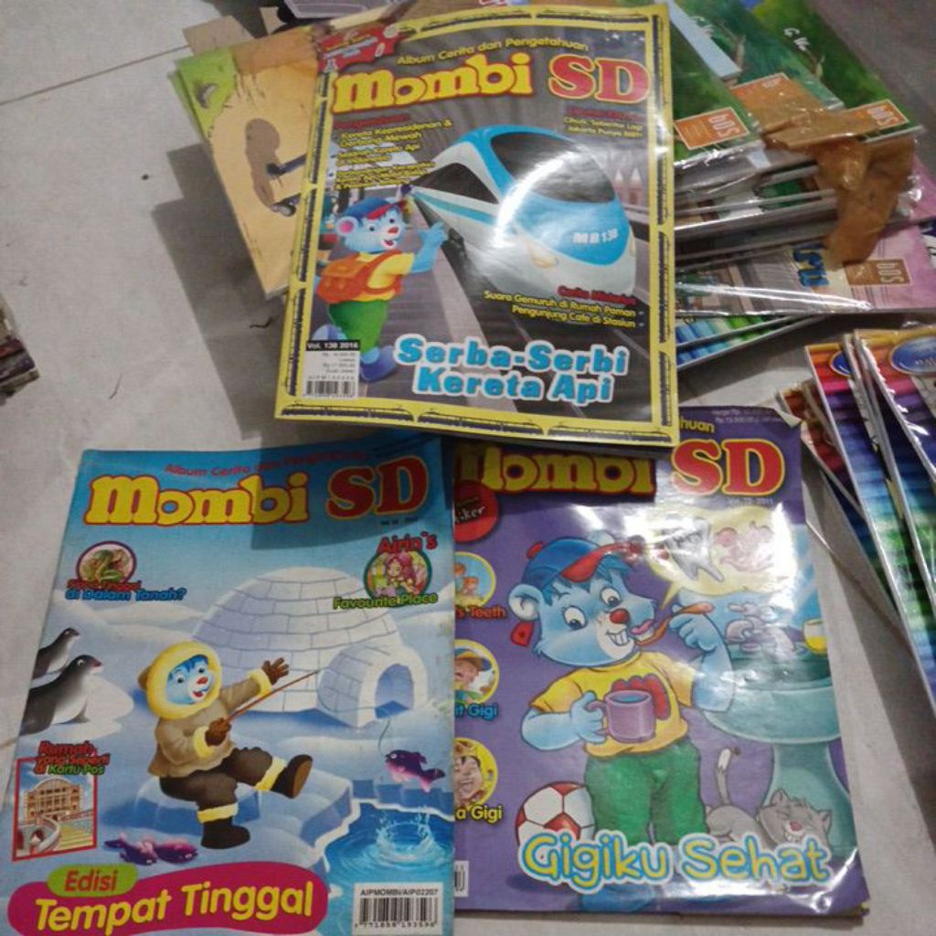 MAJALAH MOMBI