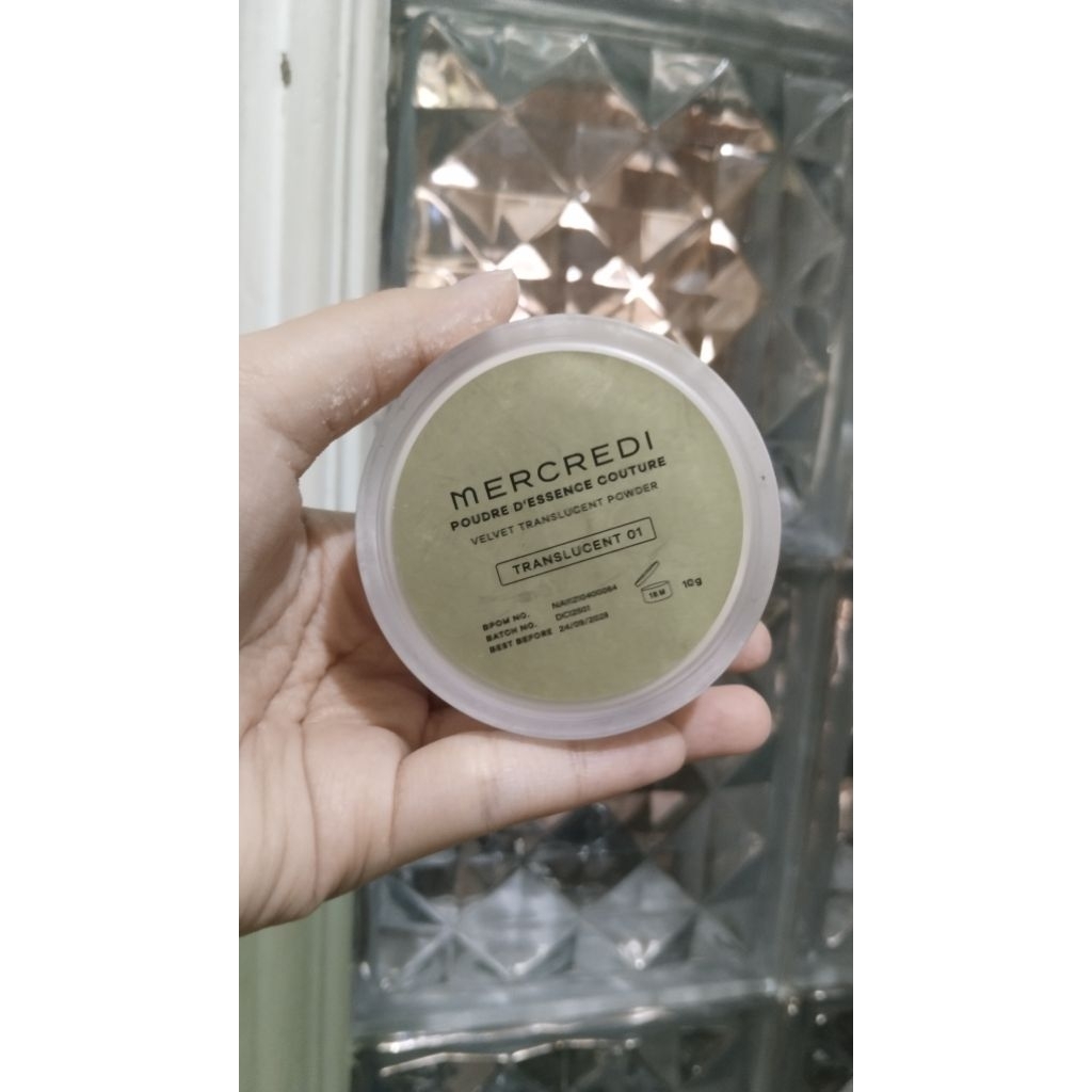 preloved mercredi loose powder translucent 01