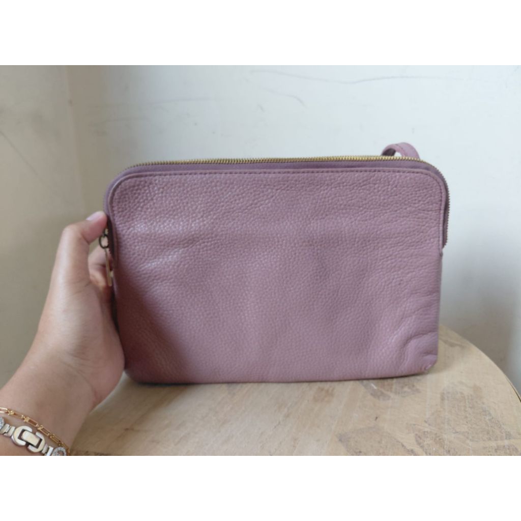 Tas Kulit -Merk Ted Baker - Sling - warna Lilac - Preloved