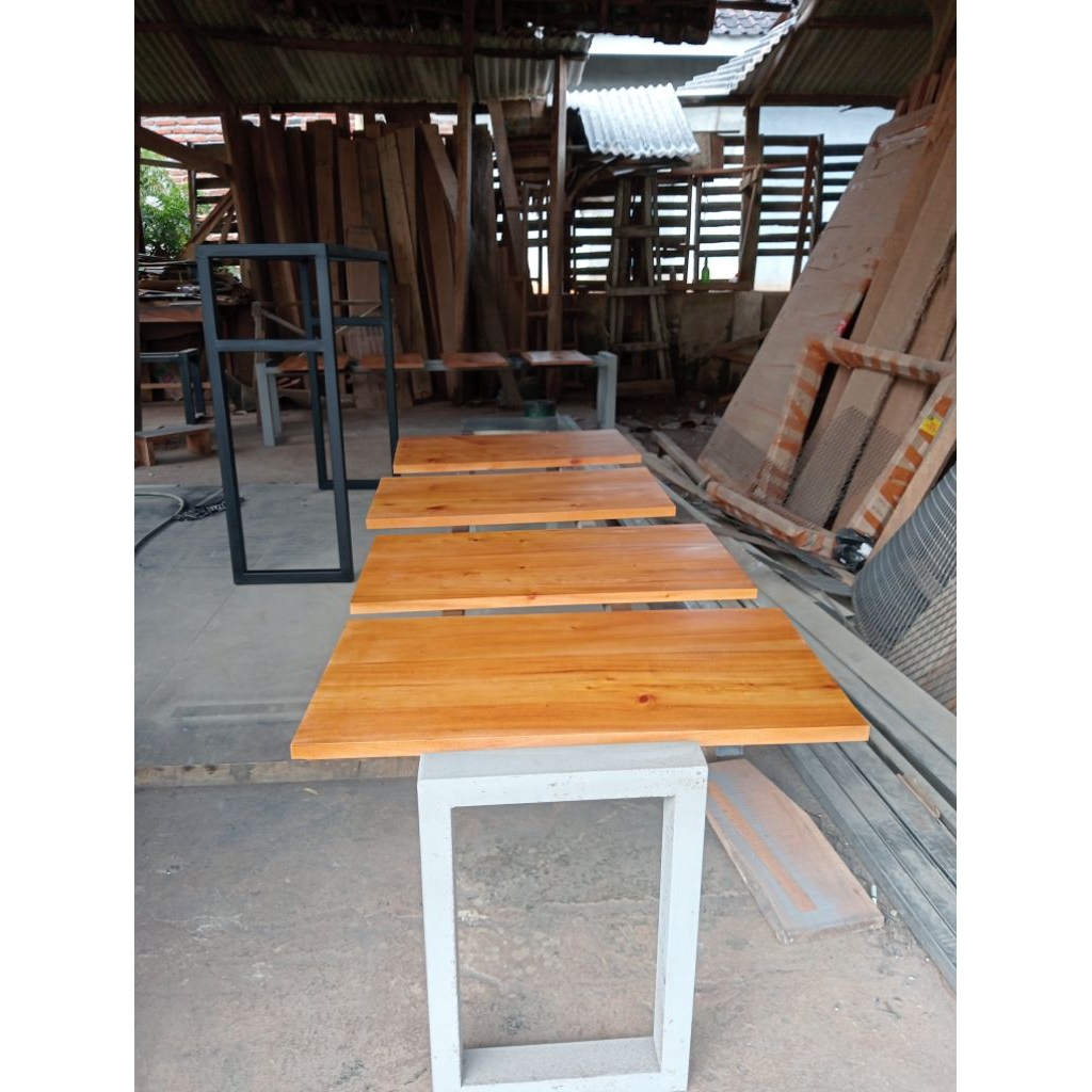 top table kayu mahoni