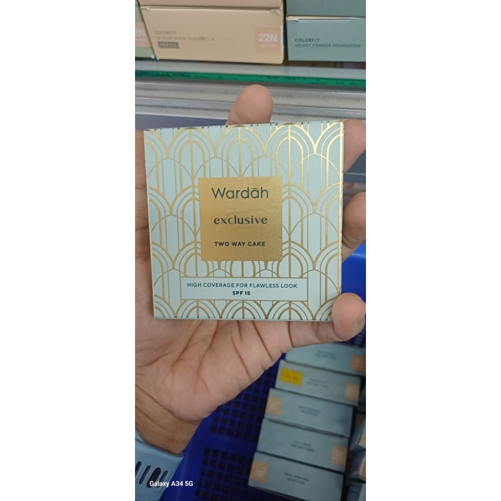 Wardah exclusive two way cake near ED