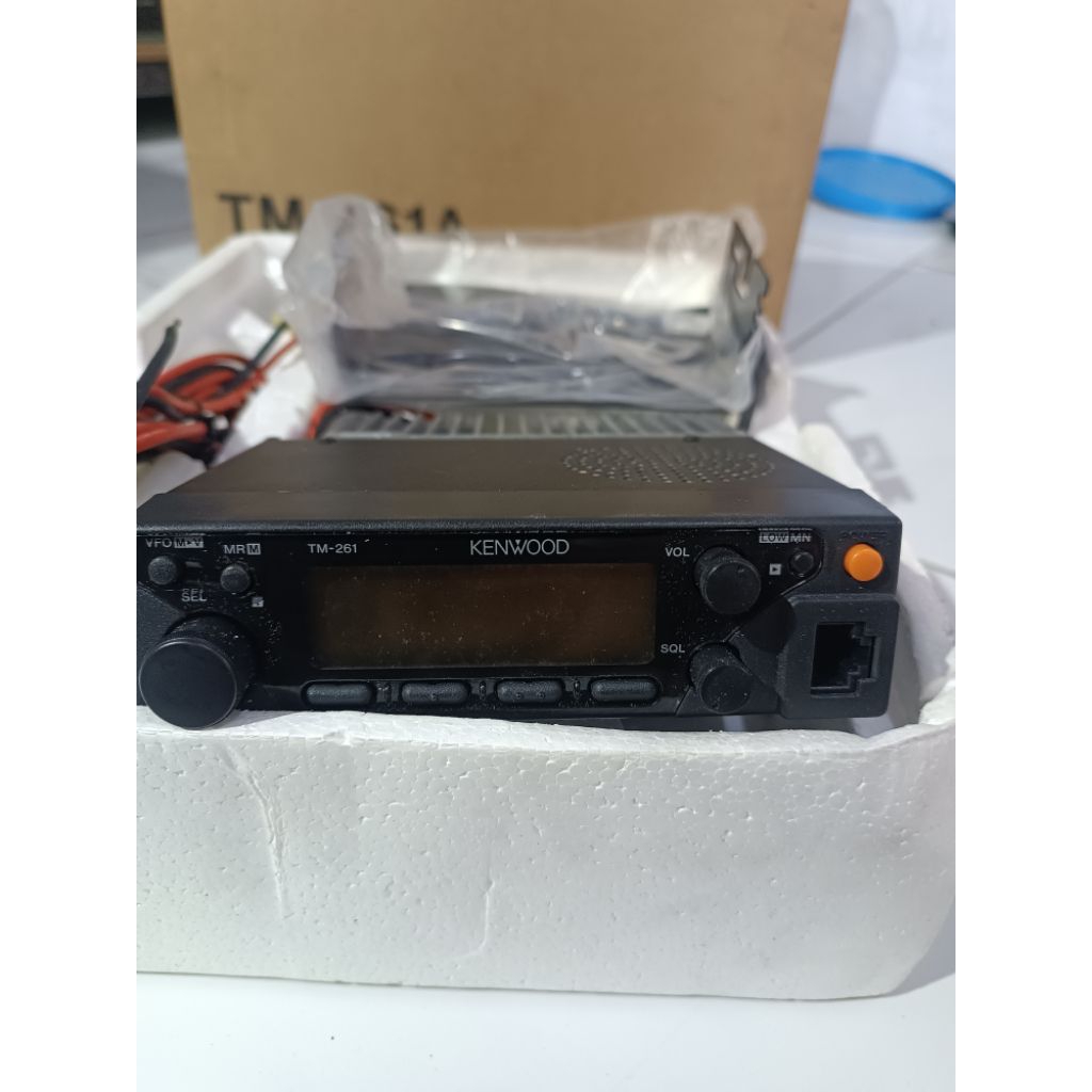 RADIO RIG VHF KENWOOD TM-261A tm 261 BARU NEW OLD STOK ORIGINAL MULUS UNTUK KOLEKTOR KOLEKSI