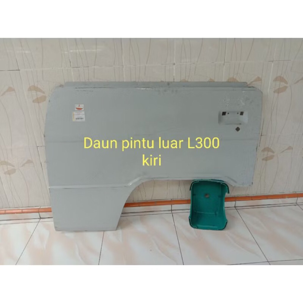 daun pintu kiri L300 ori ktb