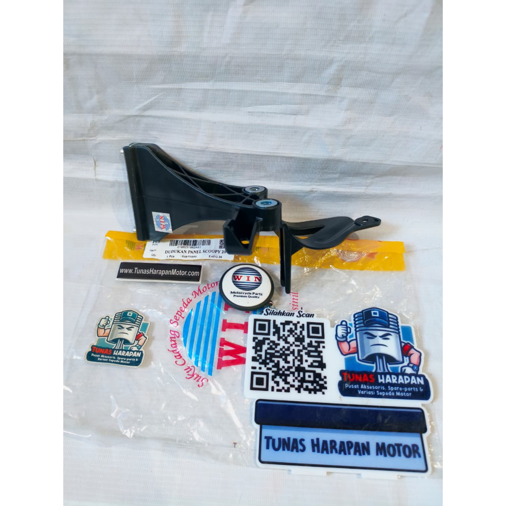 DUDUKAN PANEL DEPAN SCOOPY 2020 Original WINPART  [64223-K2F-N00]