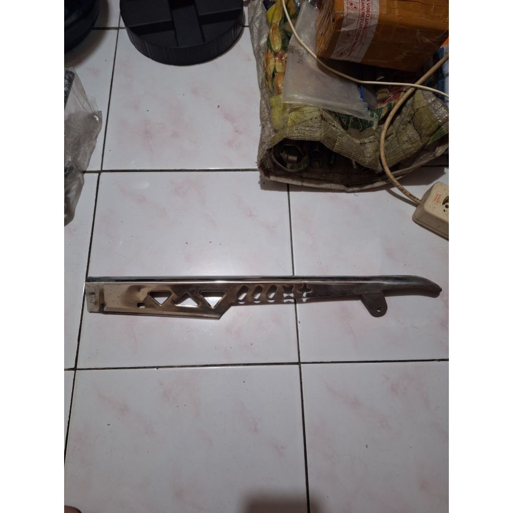 katengkas tutup rante cover rante honda cb100 cb125  cb 100 cb 125 nos
