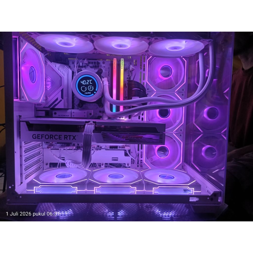 PAKET RAKITAN PC RYZEN 5 7600 + ASROCK B850M STEEL LEGEND WIFI + T-Force Delta RGB 32GB 6000mhz + CO