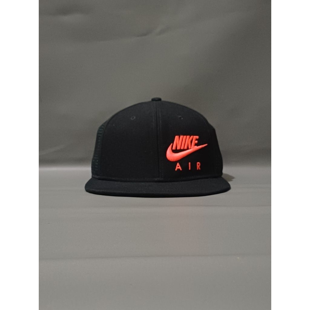 topi snapback nike true second