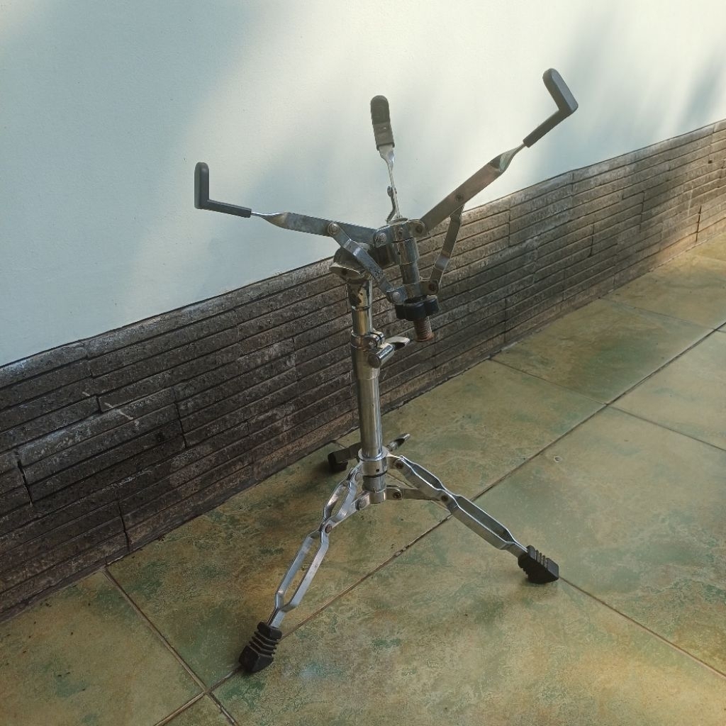 Stand Snare Tom Drum Bekas Dudukan Tom Stand Universal Fungsi Normal