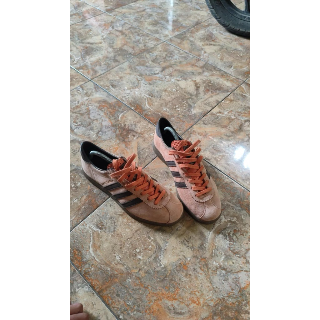 ADIDAS AMSTERDAM SIZE 42