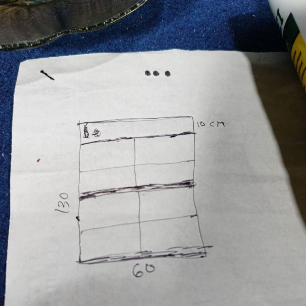 JENDELA ALUMUNIUM ORNAMEN ATAS  LUBANG ANGIN /LOSTER.TENGAH BISA BUKA.BAWAH KACA MAT