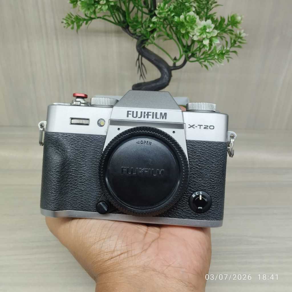 Fujifilm XT20 XT 20 Body Only