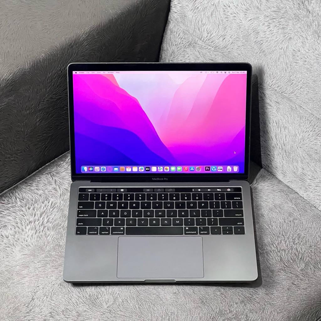 MacBook Pro 13 Inch 2019 i7 16/512Gb Touchbar