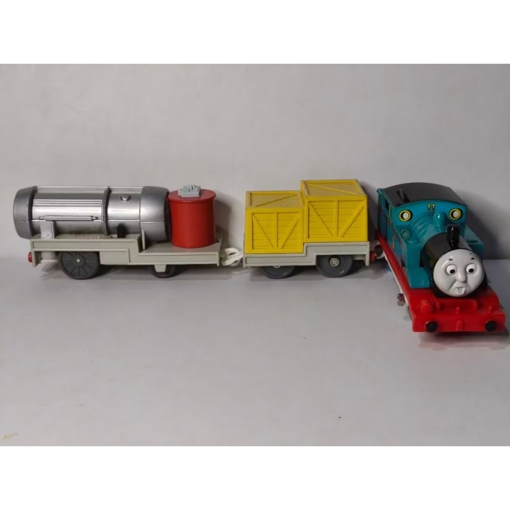 Kereta Thomas&Friends Tomy Elektrik On