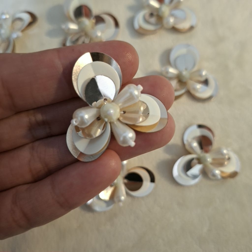 PAYET RANGKAI BUNGA 3D KEBAYA TABUR DADA ROSEGOLD WHITE 110