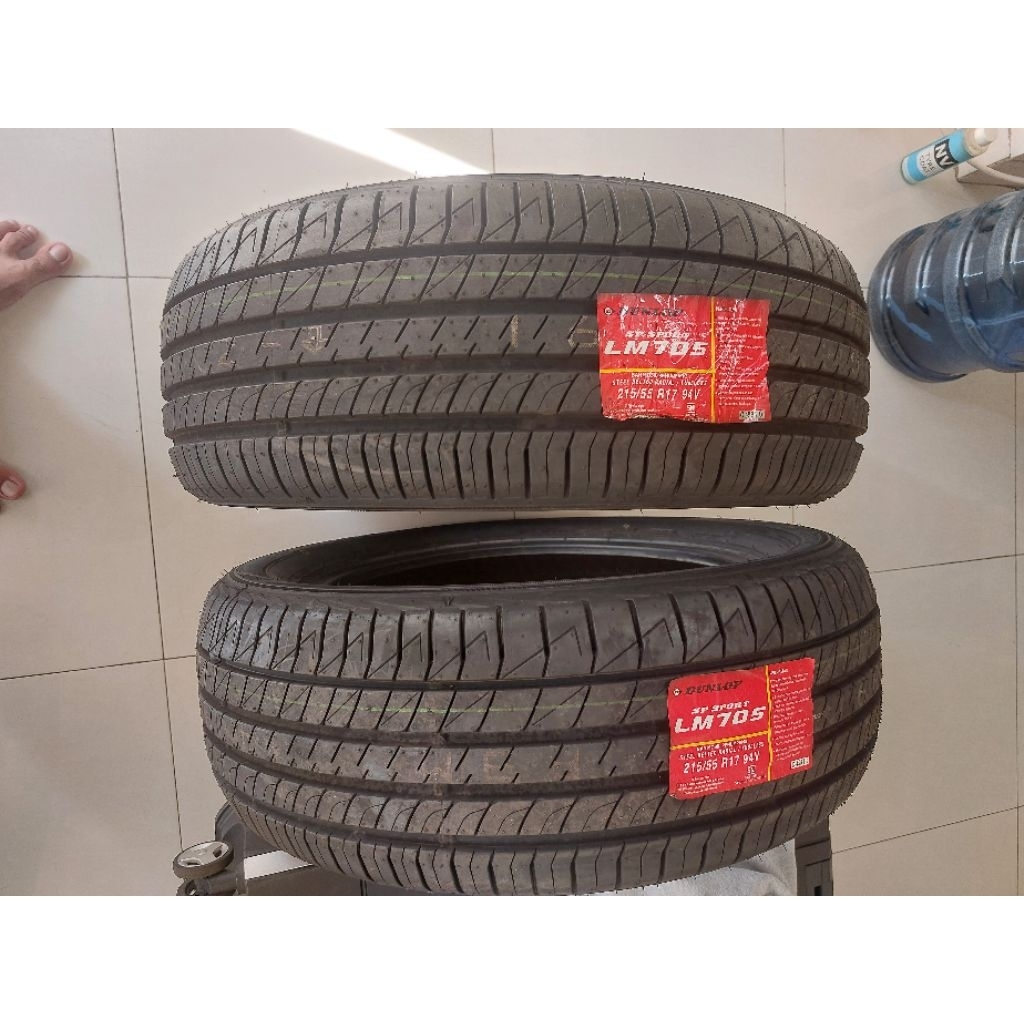 Dunlop Lm705 215/55/17