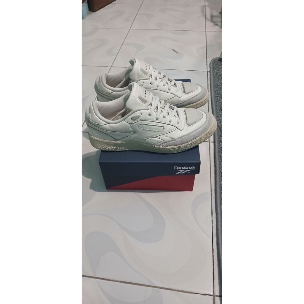 Sepatu Reebok Hymne Size 42