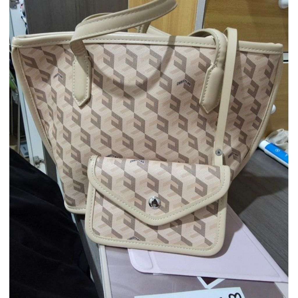 Christy NG - Preloved