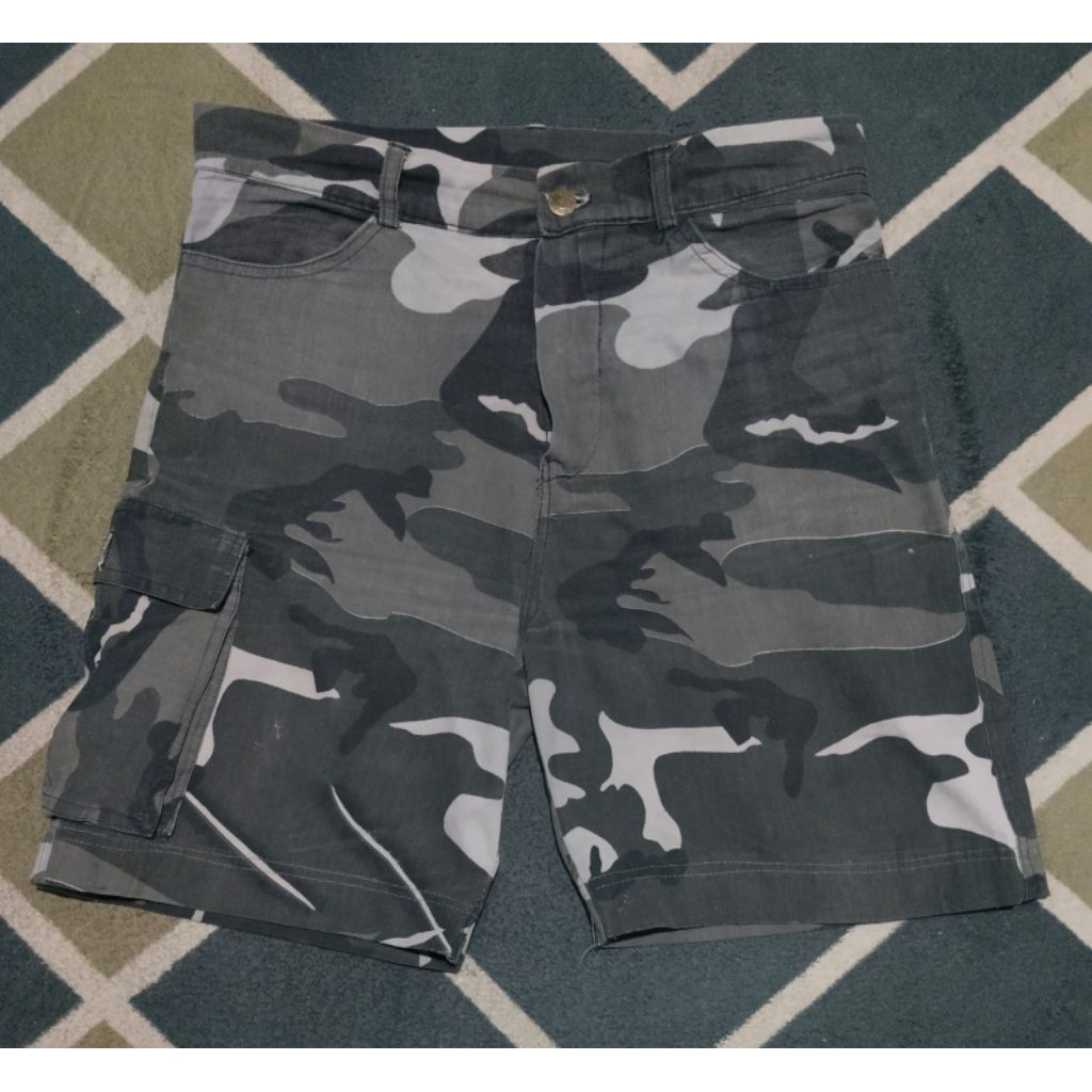 short pants cargo camo