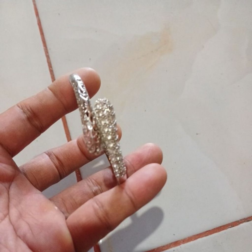 gelang xuping putih