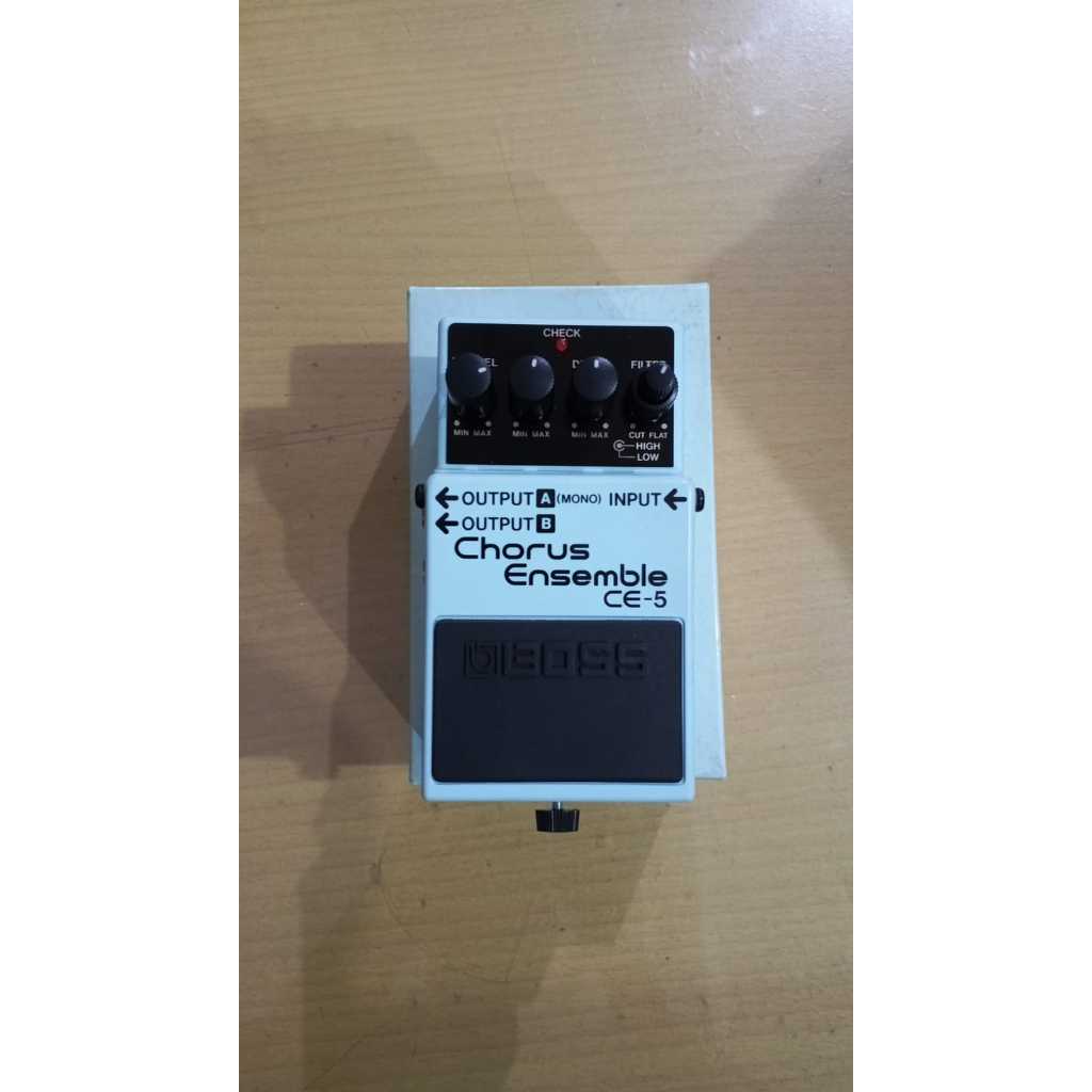 Efek Boss CE-5 Stereo Chorus Ensemble Pedal NOS