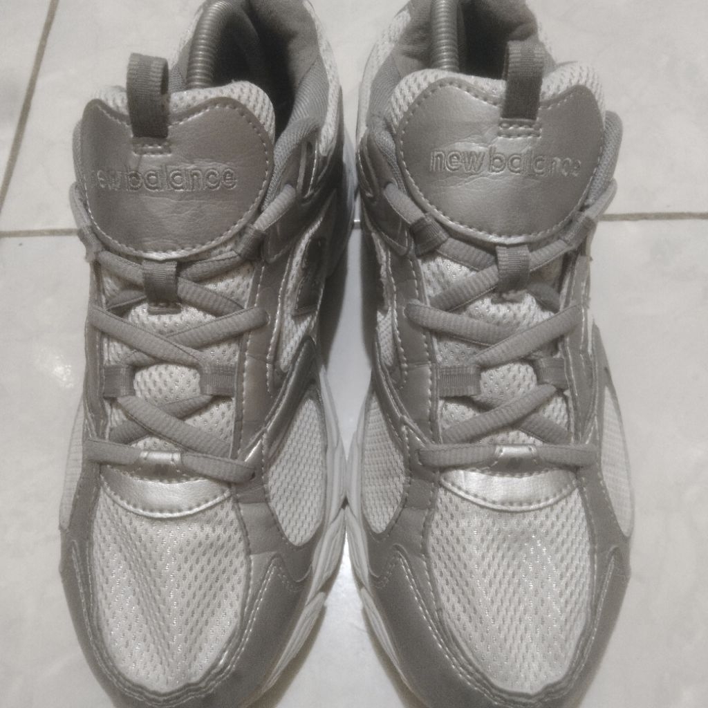 NB seri 408 white silver ukuran size 42 insol 26,5