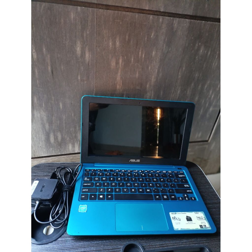 Notebook Asus/warna biru/Second