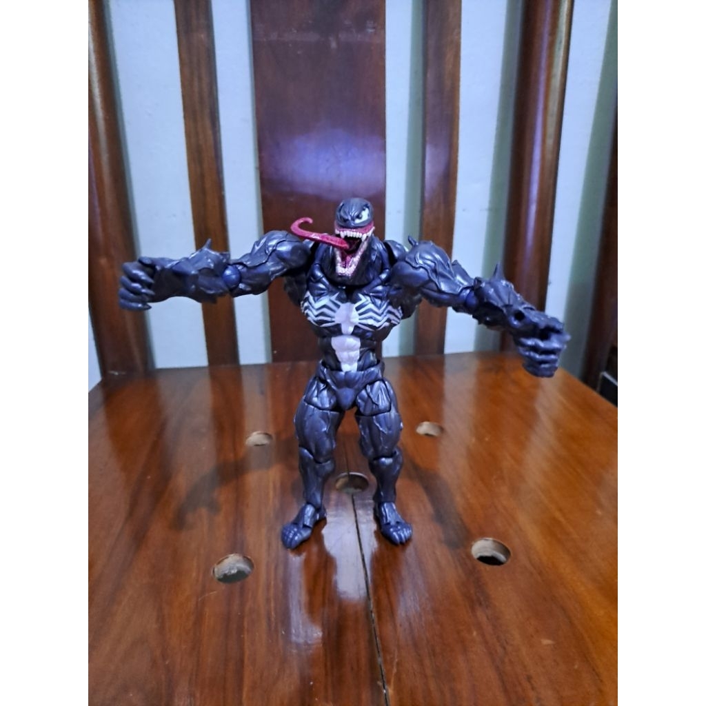 Revoltech Venom Marvel Spiderman