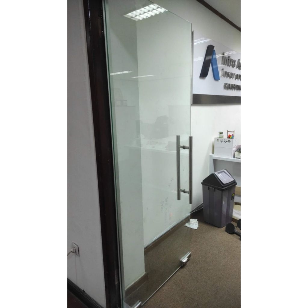 Pintu Kaca Tempered 12 mm