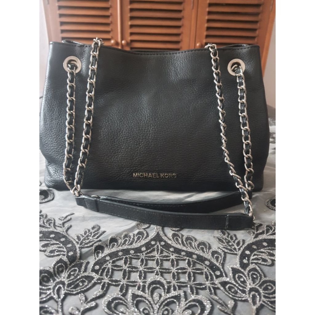shoulder & sling bag MK hitam rantai